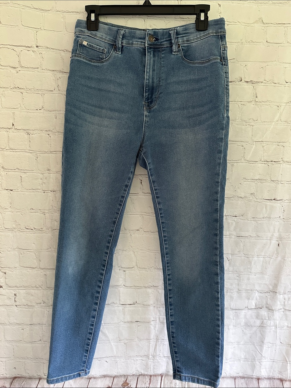 Curve Appeal minimalist Jegging High-Rise Women's Jeans - Light Blue size 10/30